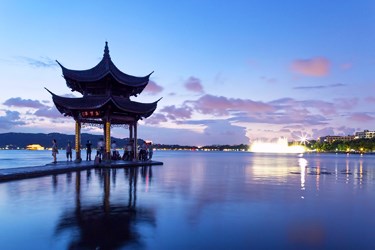 West Lake, Hangzhou Tours