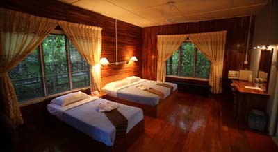 Kinabatangan River Lodge. Borneo tour packages