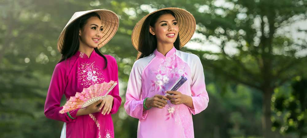 Girls in traditional Ao Dai, Vietnam