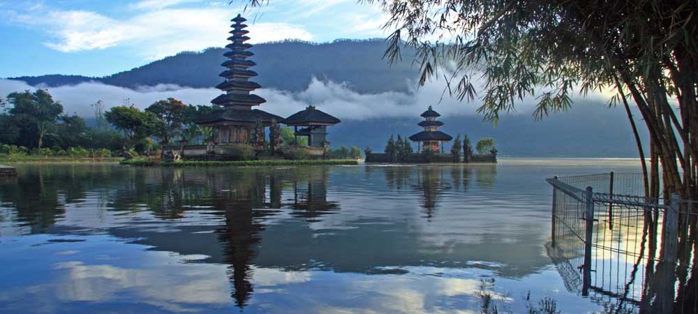 Ulun Danu at Lake Beratan, Bali holidays