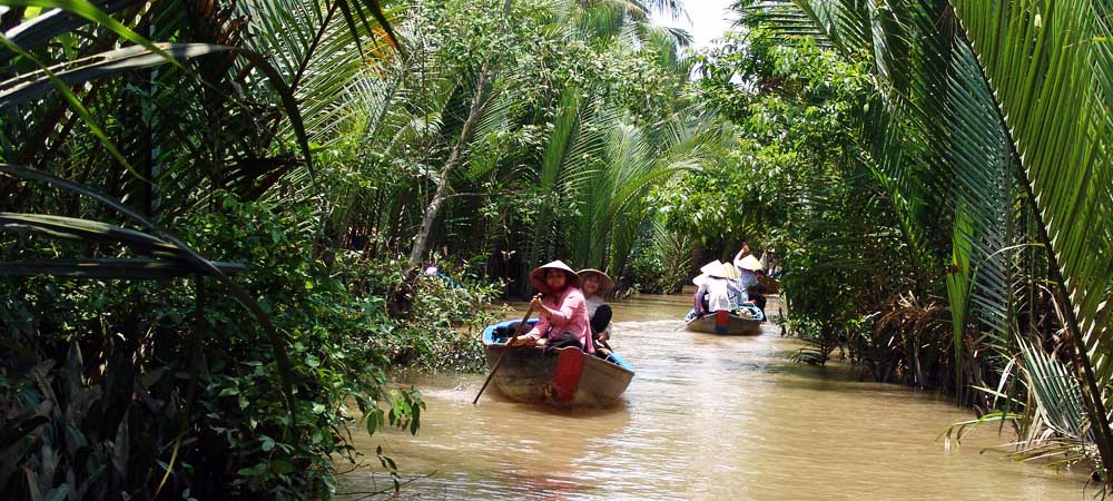 Sampan Ride, Vietnam family holidays