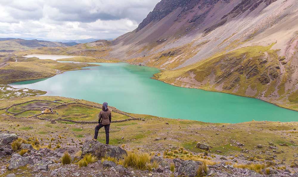 Alpine Lake, trekking tours Chile