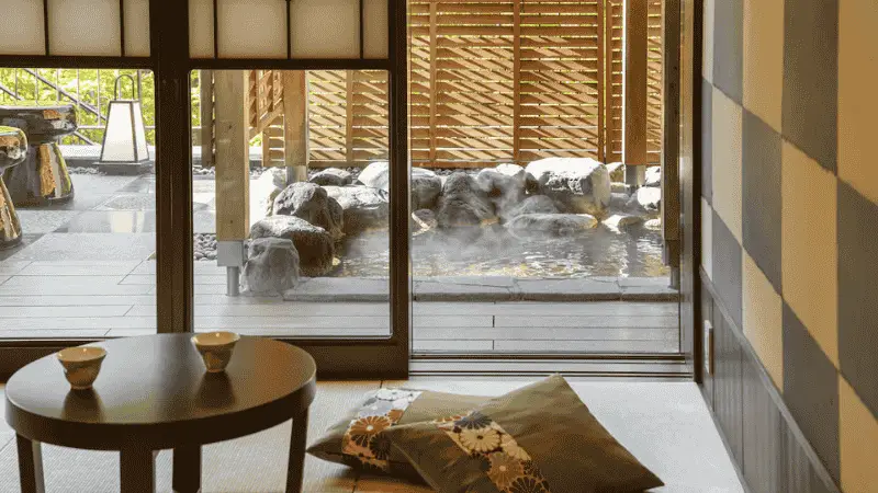 Japan-800x450px-Hakone-Kowakien-Ten-Yu-living-room