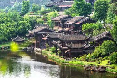 Lijiang Ancient Town with traditional wooden houses and canals, reflecting the historic charm of Yunnan’s UNESCO-listed old town.
