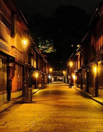 Traditional wooden teahouses lining the streets of Higashi Chaya District in Kanazawa