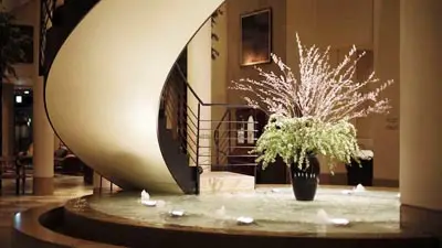 Hotel Nikko Kanazawa lobby located near Kanazawa’s Shinkansen Station