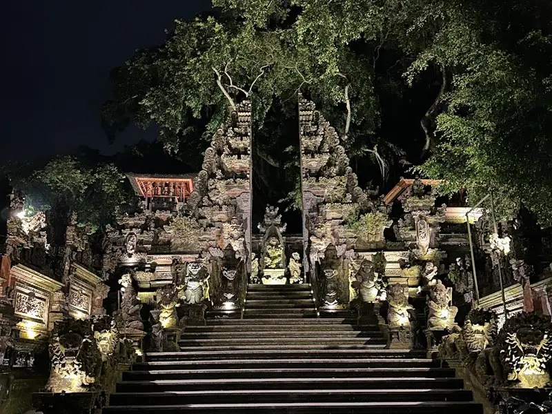 Illuminated entrance to Puri Saren Agung Ubud Royal Palace featured on curated Bali cultural evening and traditional dance itineraries