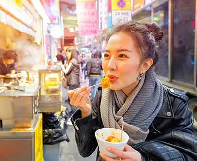 Street Food Tour in Temple Street Night Market, Hong Kong