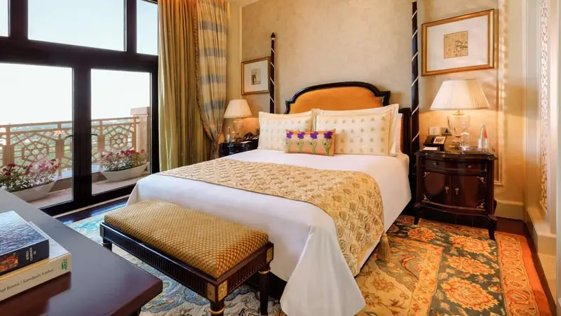 New-Delhi_Leela_Palace3