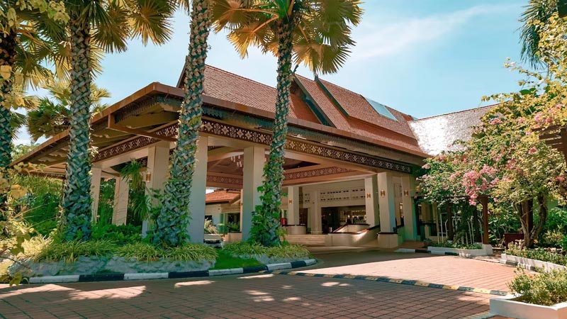 Langkawi_Pelangi_Beach4
