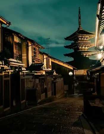 Japan_350-550_Kyoto-Night-Alley Nighttime walk through the Gion district, framed by historic wooden houses